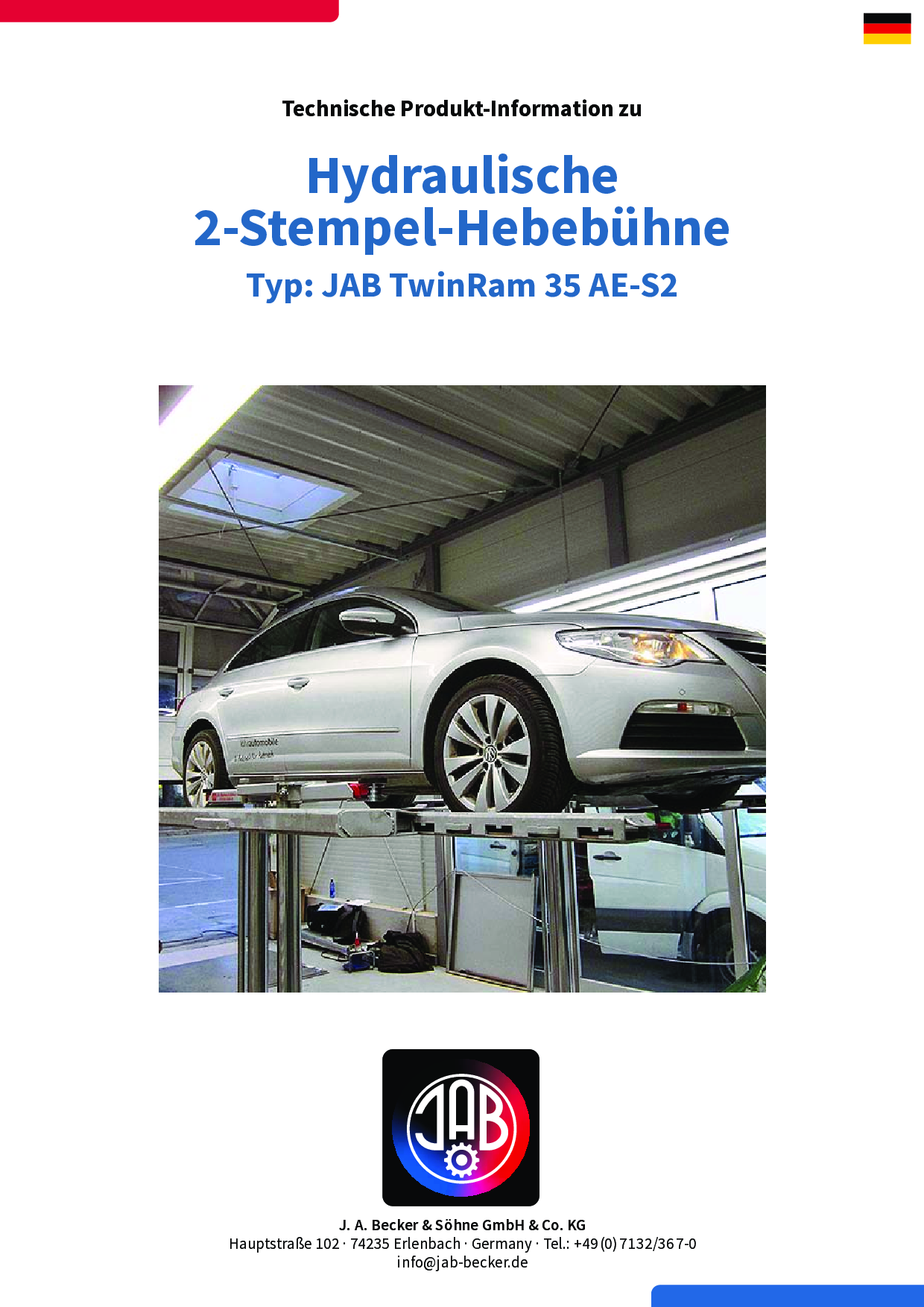 Ein weißes Auto, das auf einer hydraulischen 2-Stempel-Hebebühne Typ JAB TwinRam 35 AE-S2 in einer Werkstatt angehoben wird.